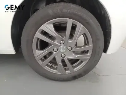 Photo 32 Peugeot 208  PureTech 75 S&S BVM5