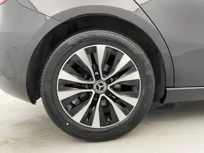 Photo 18 Mercedes Classe A  180 d 8G-DCT