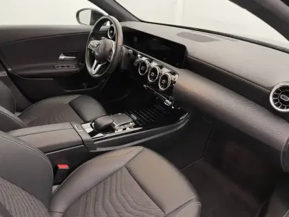 Photo 24 Mercedes Classe A  180 d 8G-DCT