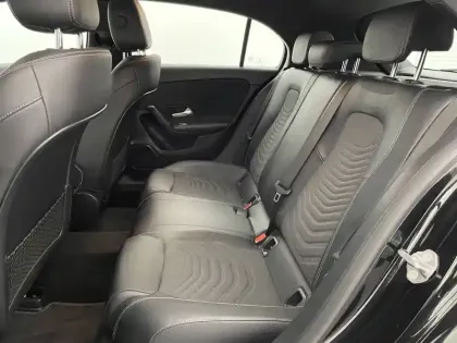 Photo 15 Mercedes Classe A  180 d 8G-DCT