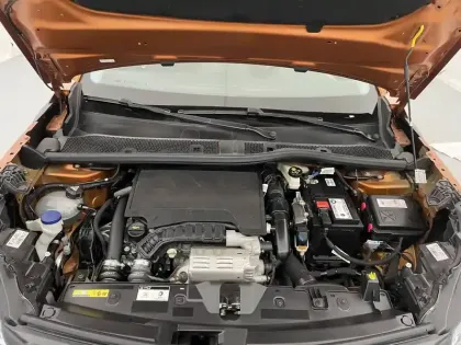 Photo 20 Peugeot 2008  PureTech 100 S&S BVM6