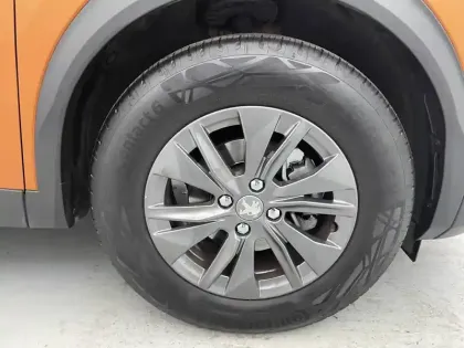 Photo 16 Peugeot 2008  PureTech 100 S&S BVM6