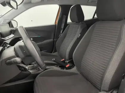 Photo 13 Peugeot 2008  PureTech 100 S&S BVM6