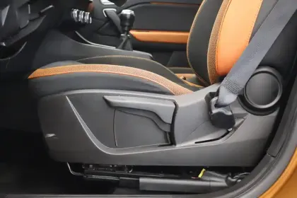 Photo 23 Renault Captur  Blue dCi 95