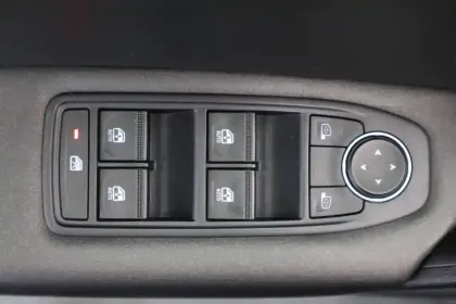 Photo 48 Renault Captur Gén. II (HJB) Ph1 Rive Gauche 5