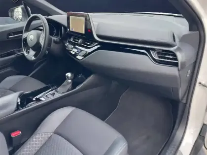 Photo 17 Toyota C-HR  Hybride 1.8L