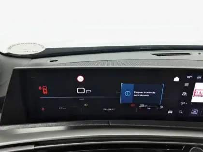 Photo 35 Peugeot 5008  Hybrid 145 e-DCS6