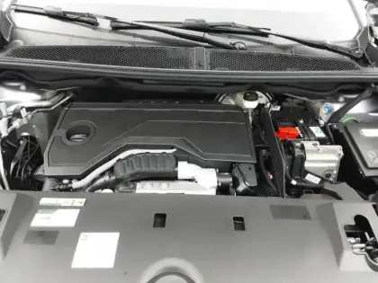 Photo 40 Peugeot 5008  Hybrid 145 e-DCS6