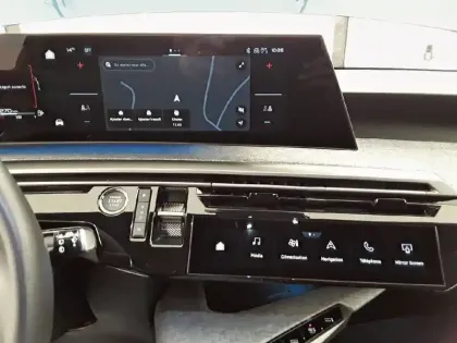 Photo 43 Peugeot 5008  Hybrid 136 e-DCS6