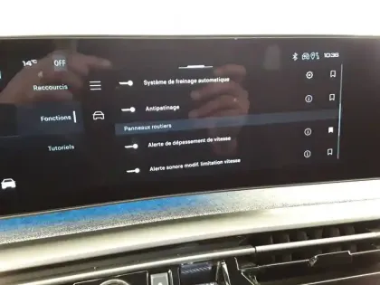 Photo 109 Peugeot 5008  Hybrid 136 e-DCS6