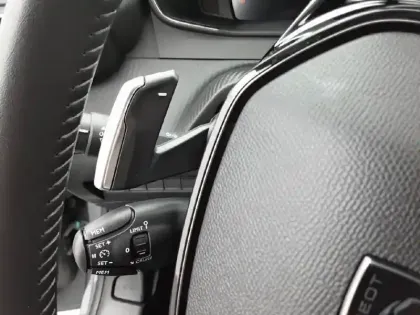 Photo 19 Peugeot 208  Hybrid 110 e-DCS6