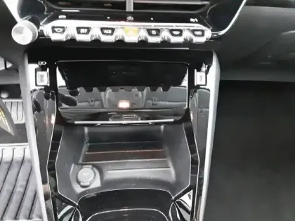 Photo 23 Peugeot 208  Hybrid 110 e-DCS6