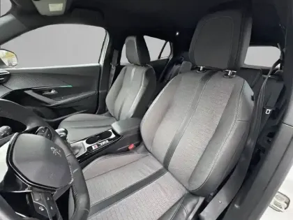 Photo 10 Peugeot 2008  PureTech 100 S&S BVM6