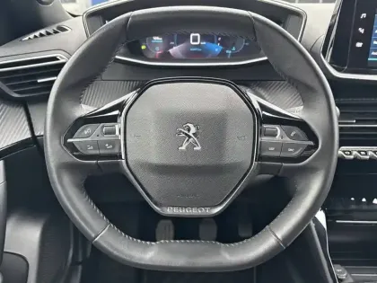 Photo 8 Peugeot 2008  PureTech 100 S&S BVM6