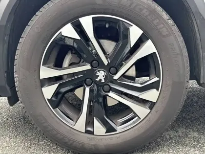 Photo 12 Peugeot 2008  PureTech 100 S&S BVM6