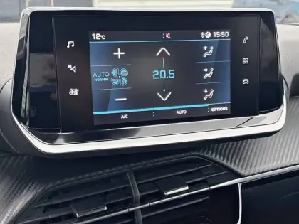 Photo 17 Peugeot 2008  PureTech 100 S&S BVM6