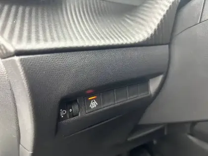 Photo 108 Peugeot 2008  PureTech 100 S&S BVM6