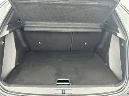 Photo 55 Peugeot 2008  PureTech 100 S&S BVM6