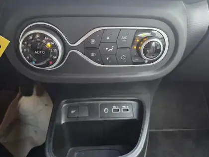 Photo 34 Renault Twingo  III SCe 65