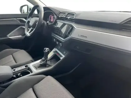 Photo 8 Audi Q3  35 TFSI 150 ch S tronic 7