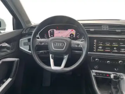 Photo 31 Audi Q3  35 TFSI 150 ch S tronic 7