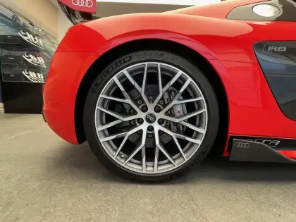 Photo 9 Audi R8  V10 Plus 5.2 FSI 610 S tronic 7 Quattro