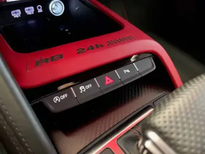 Photo 42 Audi R8  V10 Plus 5.2 FSI 610 S tronic 7 Quattro