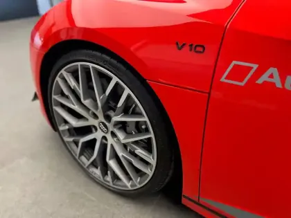 Photo 27 Audi R8  V10 Plus 5.2 FSI 610 S tronic 7 Quattro