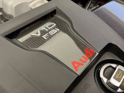 Photo 29 Audi R8  V10 Plus 5.2 FSI 610 S tronic 7 Quattro