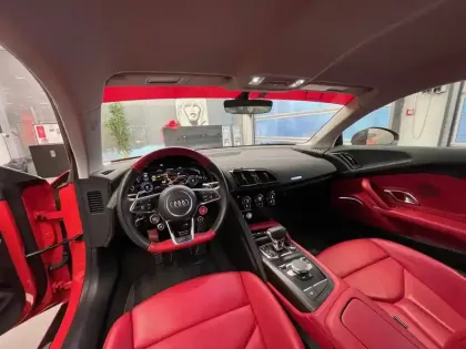 Photo 21 Audi R8  V10 Plus 5.2 FSI 610 S tronic 7 Quattro