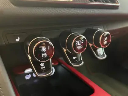 Photo 15 Audi R8  V10 Plus 5.2 FSI 610 S tronic 7 Quattro