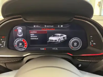 Photo 46 Audi R8  V10 Plus 5.2 FSI 610 S tronic 7 Quattro