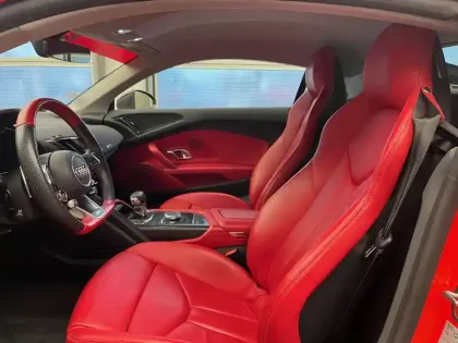 Photo 19 Audi R8  V10 Plus 5.2 FSI 610 S tronic 7 Quattro