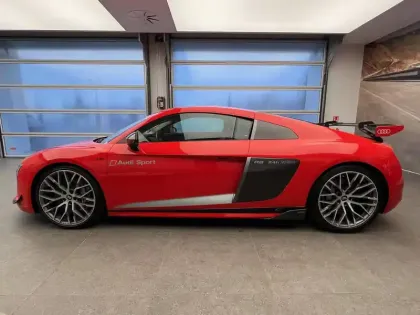 Photo 6 Audi R8  V10 Plus 5.2 FSI 610 S tronic 7 Quattro