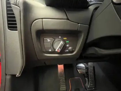 Photo 22 Audi R8  V10 Plus 5.2 FSI 610 S tronic 7 Quattro