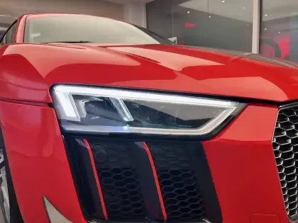 Photo 32 Audi R8  V10 Plus 5.2 FSI 610 S tronic 7 Quattro