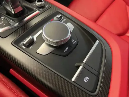 Photo 43 Audi R8  V10 Plus 5.2 FSI 610 S tronic 7 Quattro