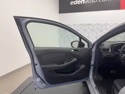 Photo 19 Renault Clio  E-Tech full hybrid 145 ch GSR2