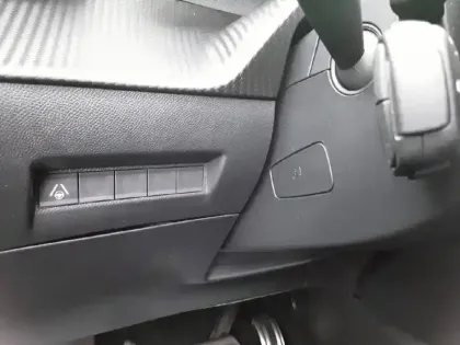 Photo 19 Peugeot 208  Hybrid 110 e-DCS6