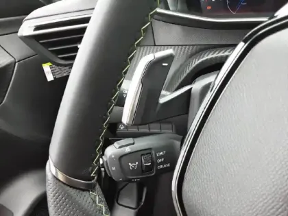Photo 48 Peugeot 208  Hybrid 110 e-DCS6