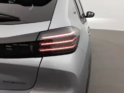 Photo 16 Peugeot 208  Hybrid 110 e-DCS6