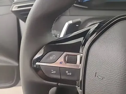 Photo 77 Peugeot 208  Hybrid 110 e-DCS6
