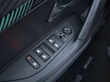 Photo 26 Peugeot 2008  PureTech 130 S&S EAT8