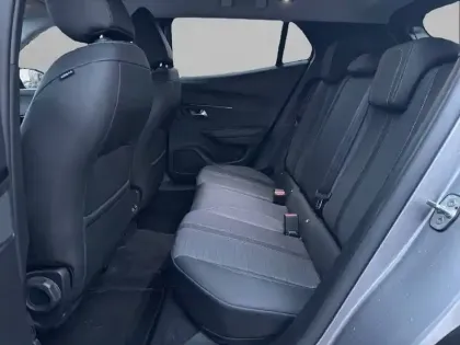 Photo 11 Peugeot 2008  PureTech 130 S&S EAT8