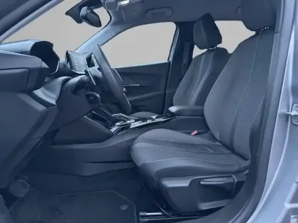 Photo 10 Peugeot 2008  PureTech 130 S&S EAT8