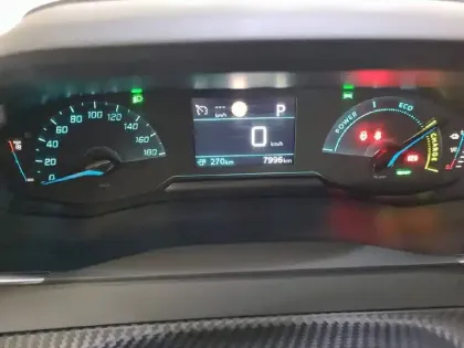 Photo 9 Peugeot 208  Electrique 50 kWh 136ch