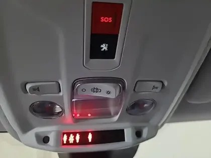 Photo 25 Peugeot 208  Electrique 50 kWh 136ch