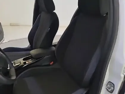 Photo 10 Peugeot 208  Electrique 50 kWh 136ch