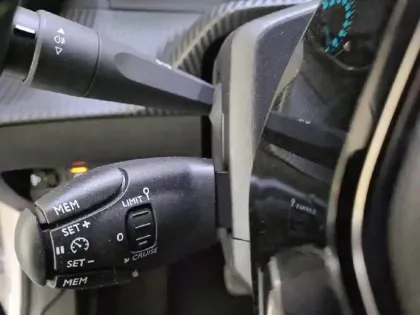 Photo 26 Peugeot 208  Electrique 50 kWh 136ch