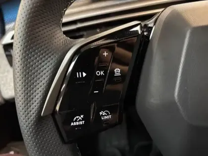 Photo 18 Peugeot 3008  Hybrid 145 e-DCS6